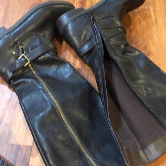 Tall brown boots - Picture 6 of 7